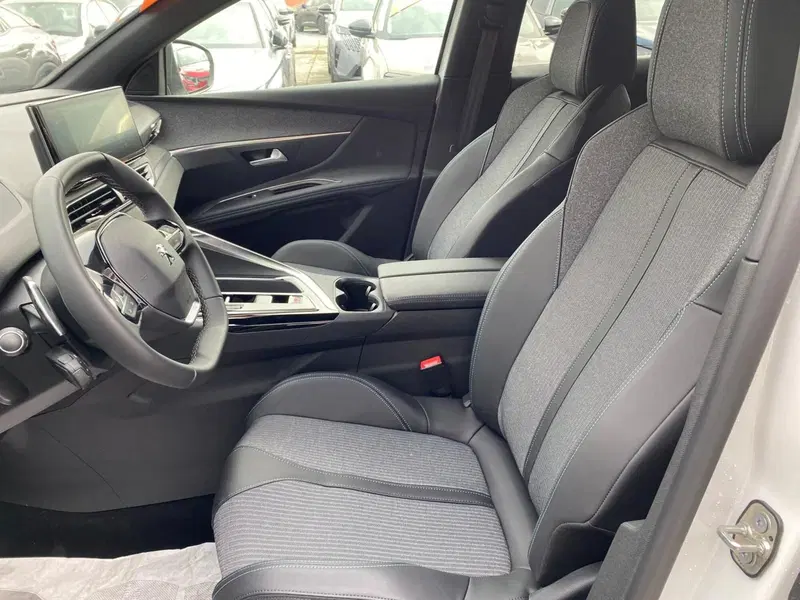 Peugeot 3008 nuova a Milano (11)