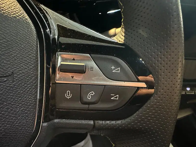 Peugeot 408 usata a Milano (13)