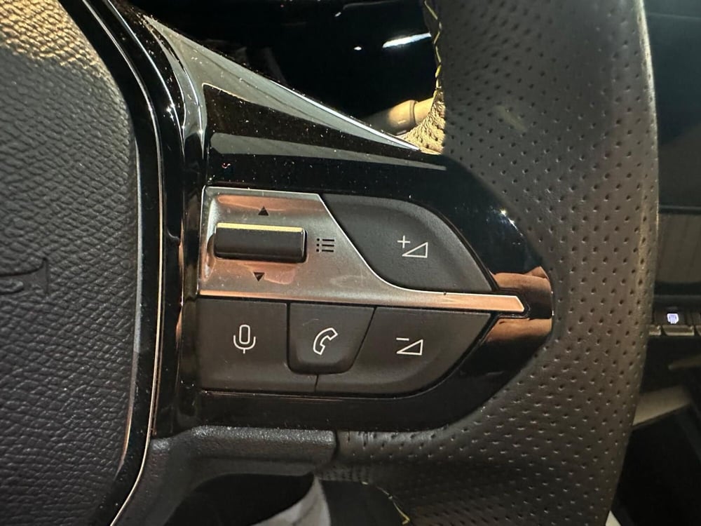 Peugeot 408 usata a Milano (13)