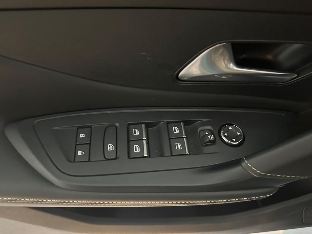 Peugeot 408 usata a Milano (7)