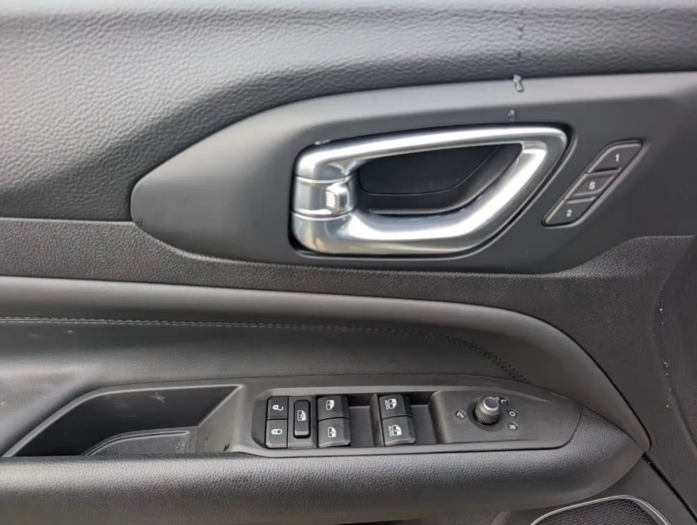 Jeep Compass nuova a Milano (11)