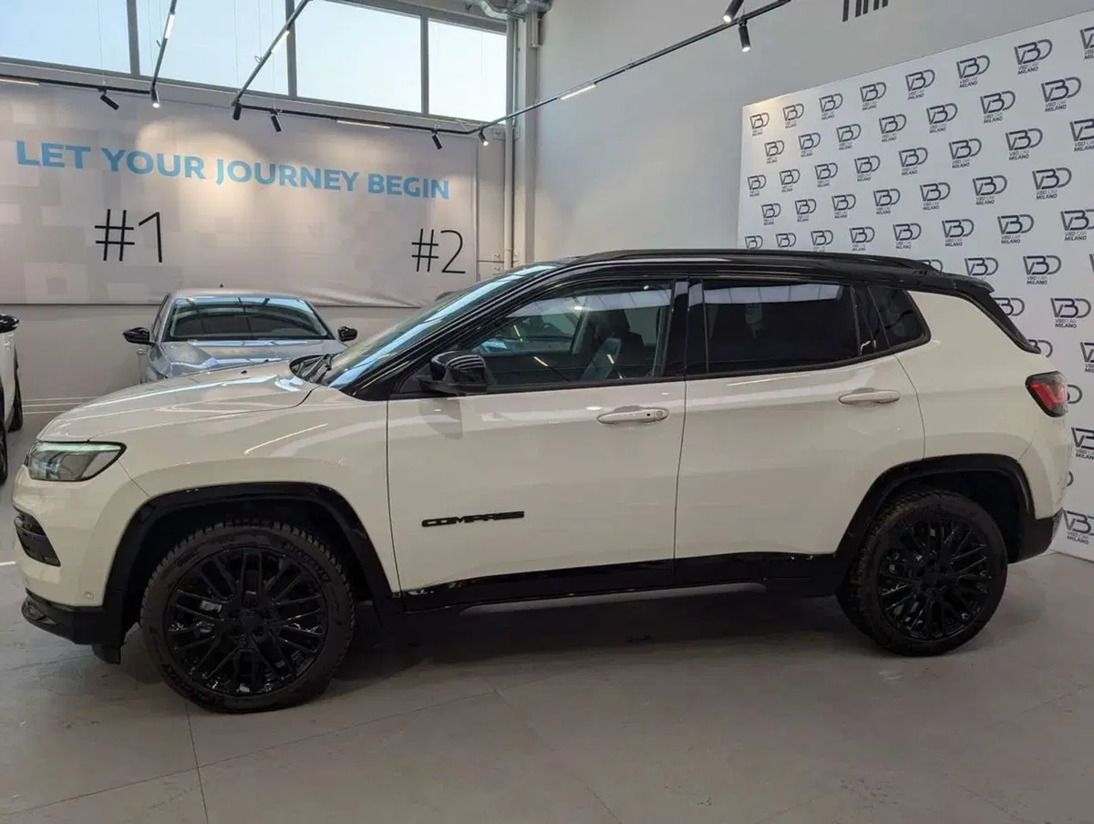 Jeep Compass nuova a Milano (2)