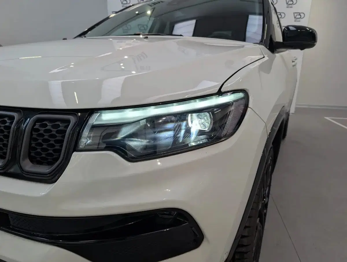 Jeep Compass nuova a Milano (4)
