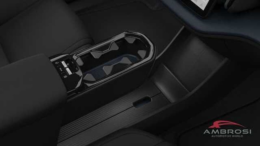 Volvo EX30 Cross Country nuova a Viterbo (11)