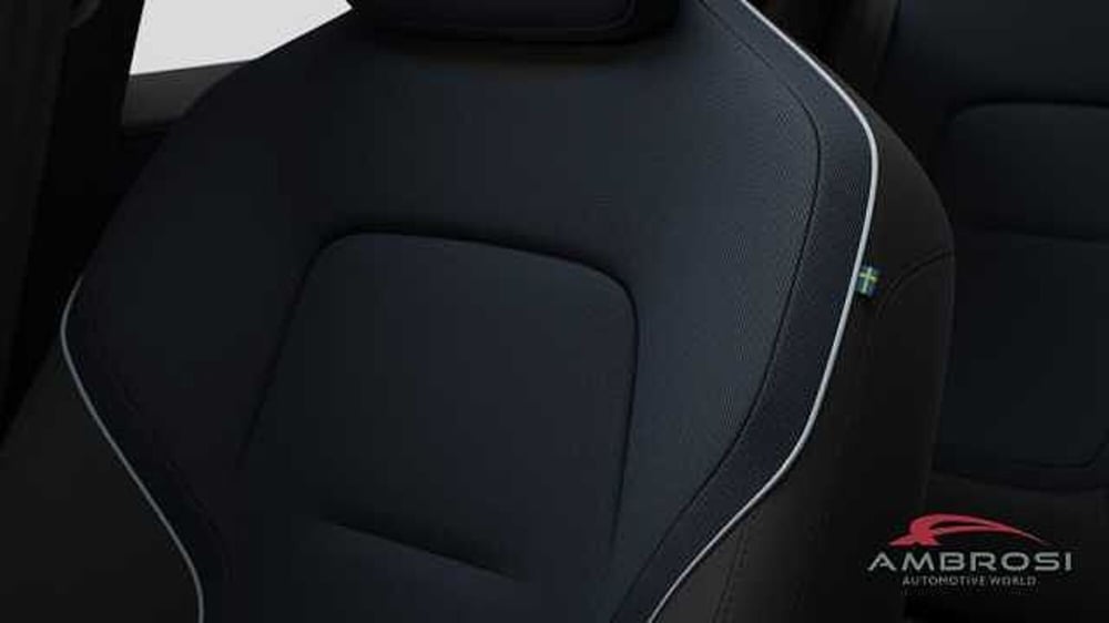 Volvo EX30 Cross Country nuova a Viterbo (12)