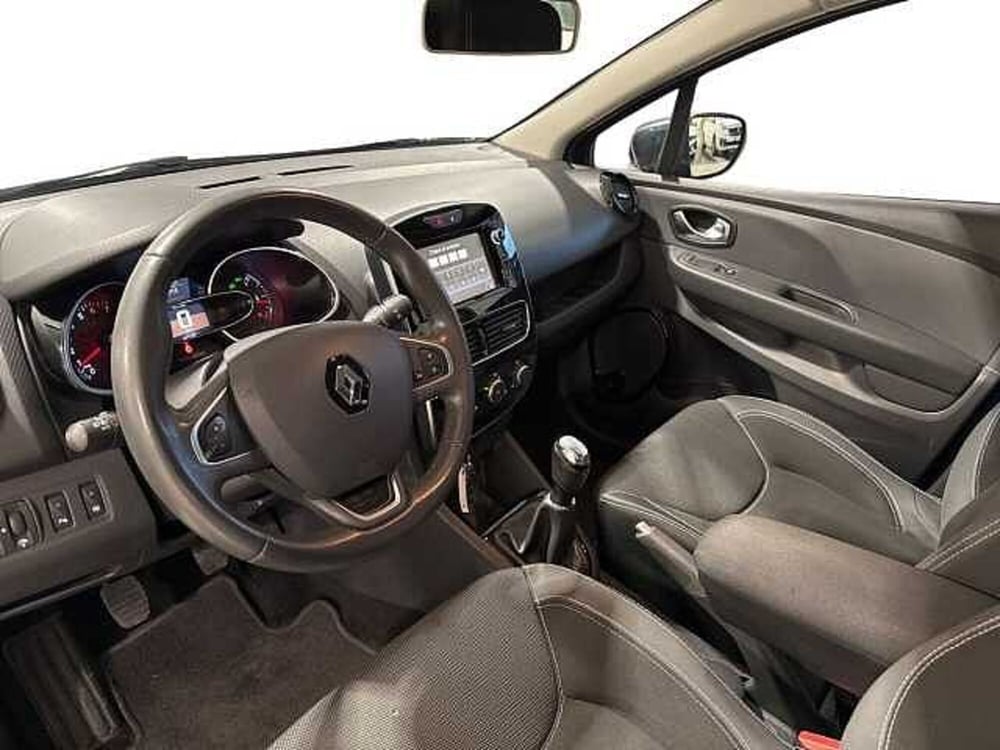 Renault Clio usata a Napoli (12)