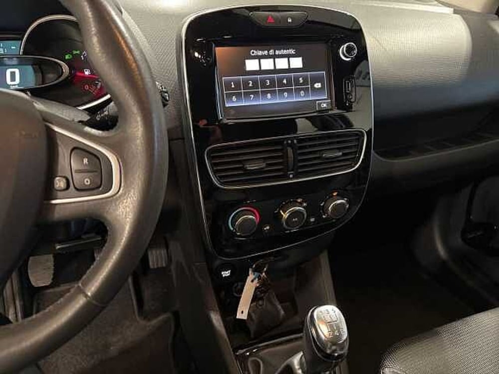 Renault Clio usata a Napoli (18)