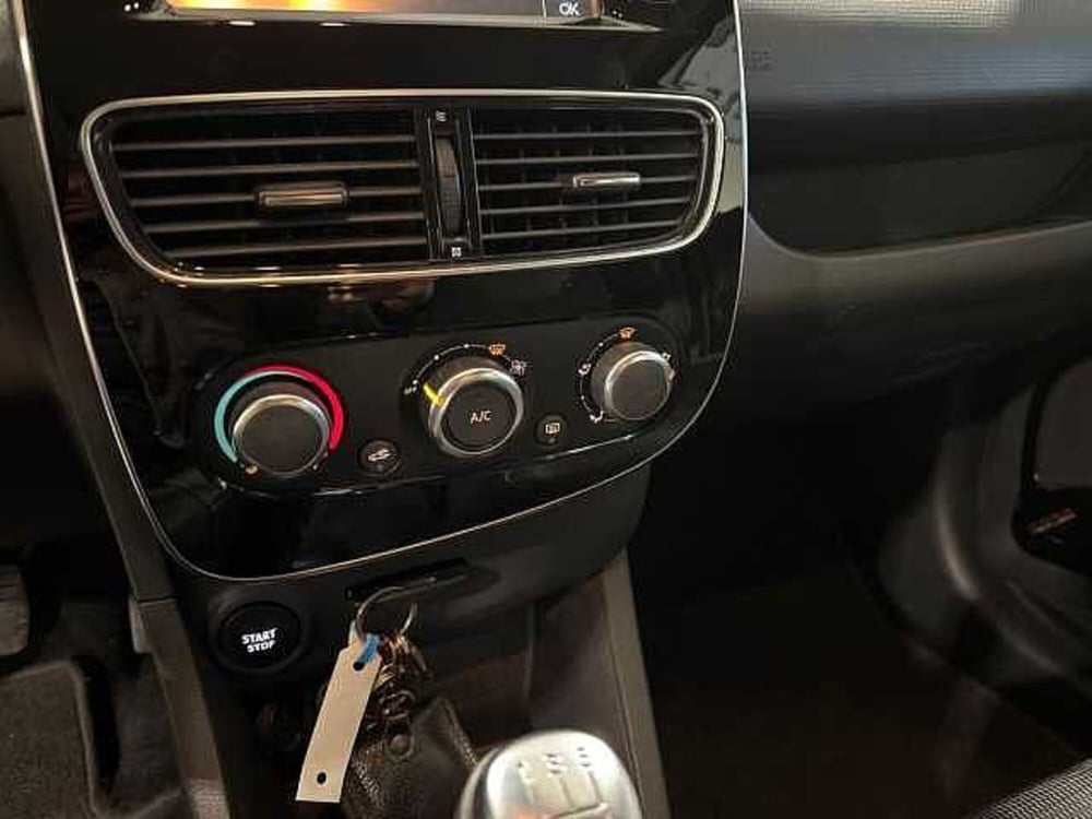 Renault Clio usata a Napoli (19)