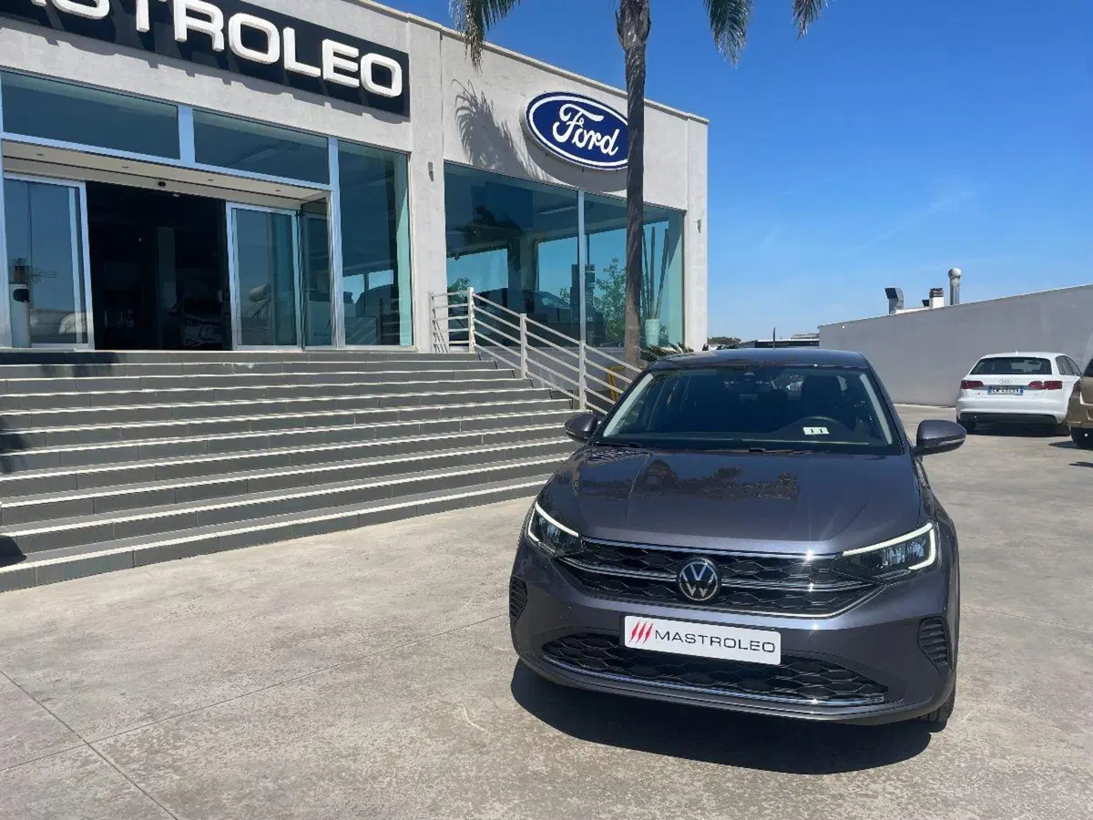 Volkswagen Taigo usata a Lecce (5)