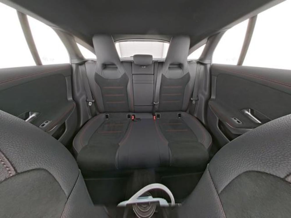 Mercedes-Benz CLA Shooting Brake usata a Milano (9)