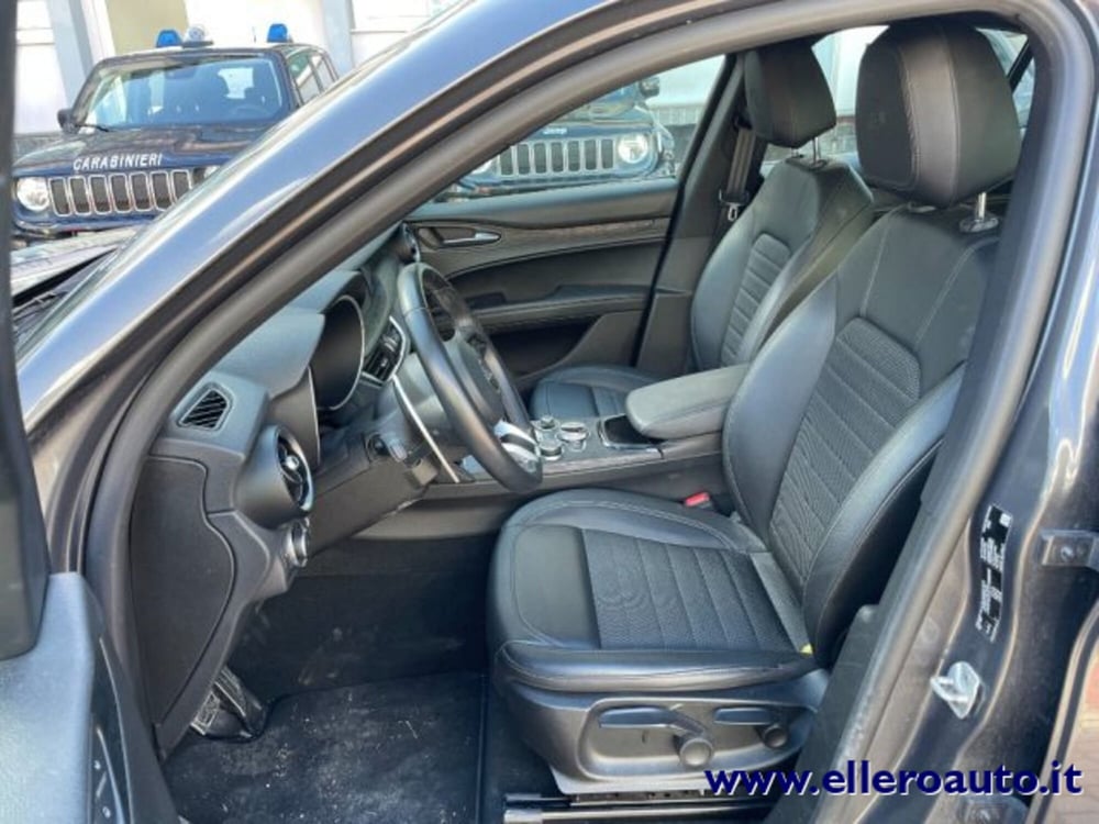 Alfa Romeo Stelvio usata a Cuneo (10)