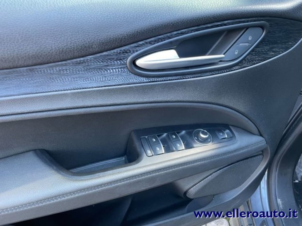 Alfa Romeo Stelvio usata a Cuneo (14)