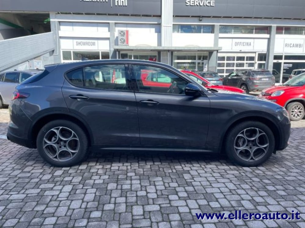 Alfa Romeo Stelvio usata a Cuneo (4)