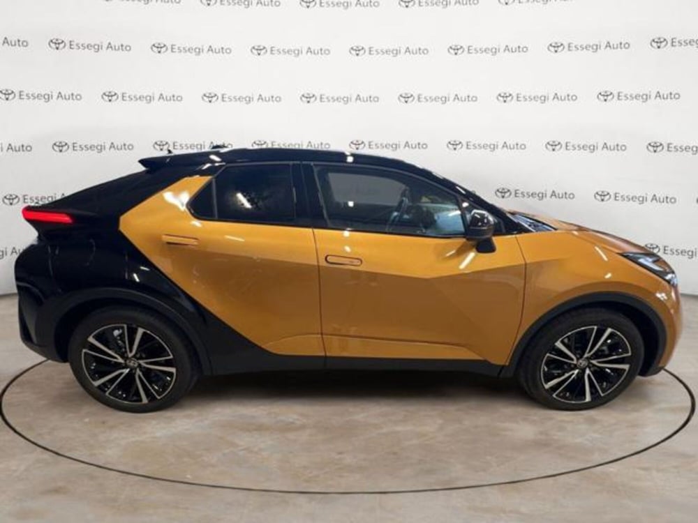 Toyota Toyota C-HR usata a Vercelli (14)