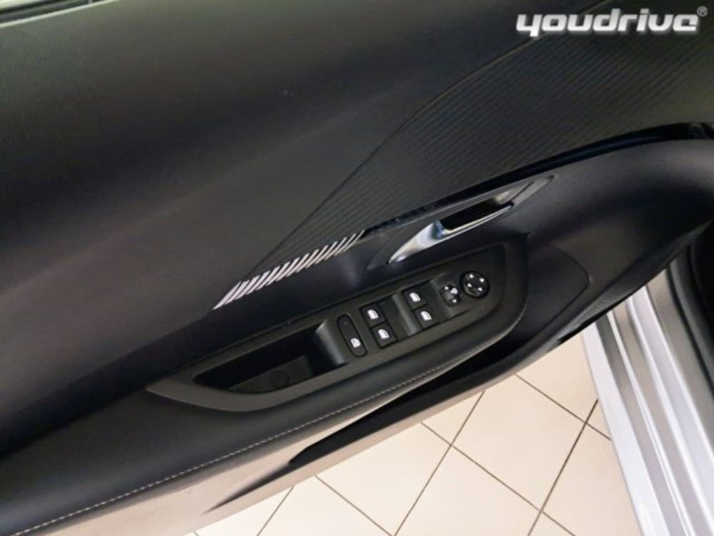 Peugeot 208 usata a Napoli (13)