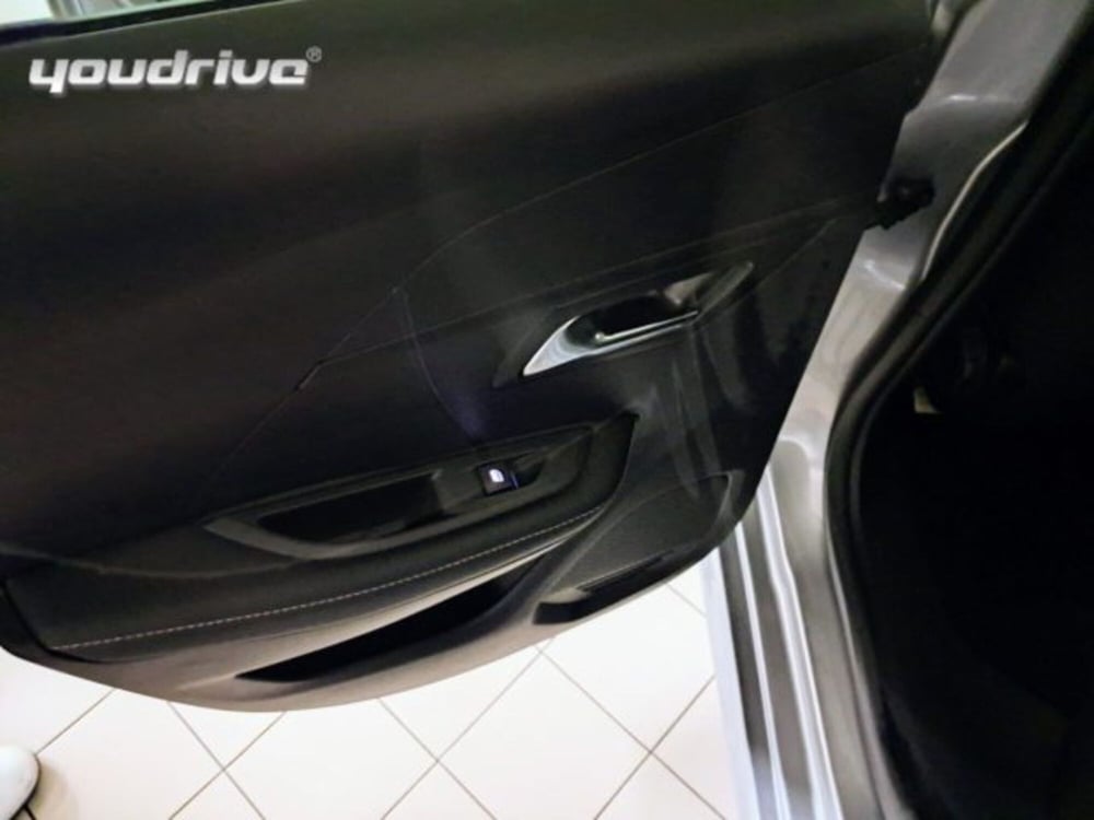 Peugeot 208 usata a Napoli (14)