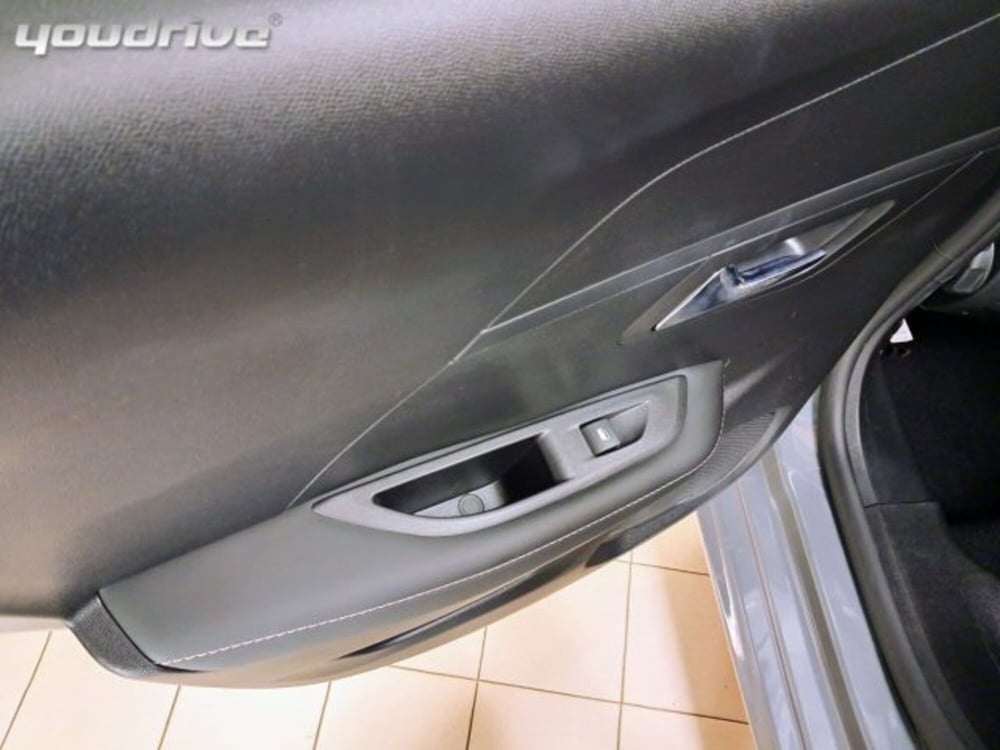 Peugeot 208 usata a Napoli (16)