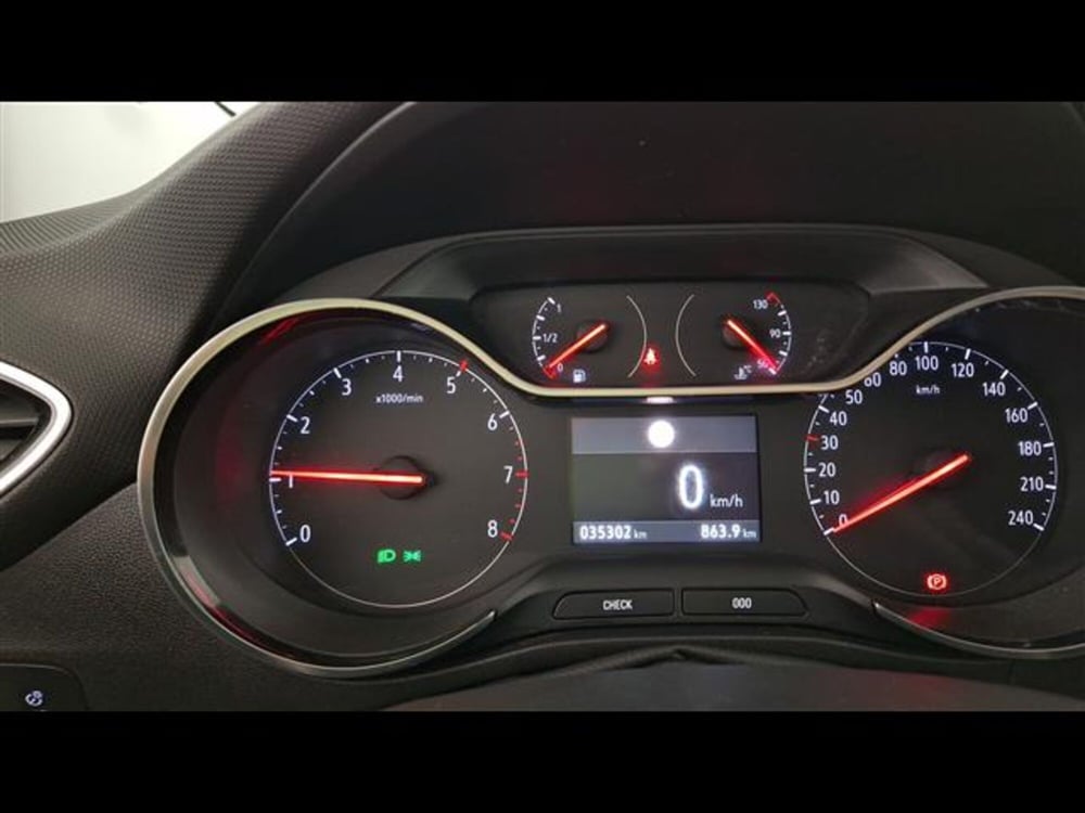 Opel Crossland X usata a Milano (12)