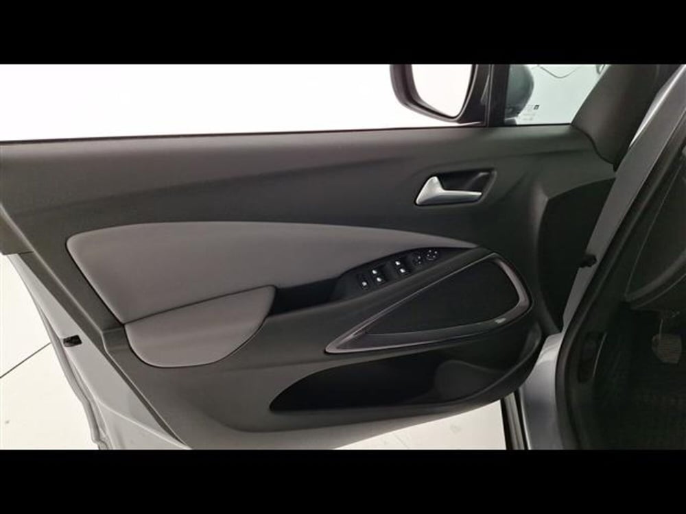 Opel Crossland X usata a Milano (9)