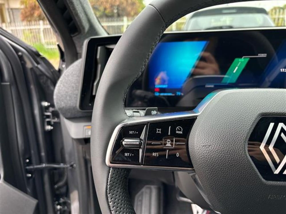 Renault Scenic E-Tech Electric nuova a Pavia (5)