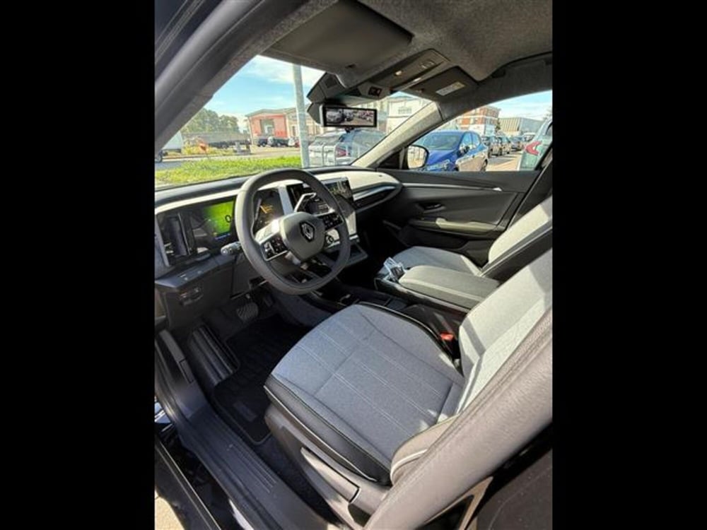Renault Scenic E-Tech Electric nuova a Pavia (14)