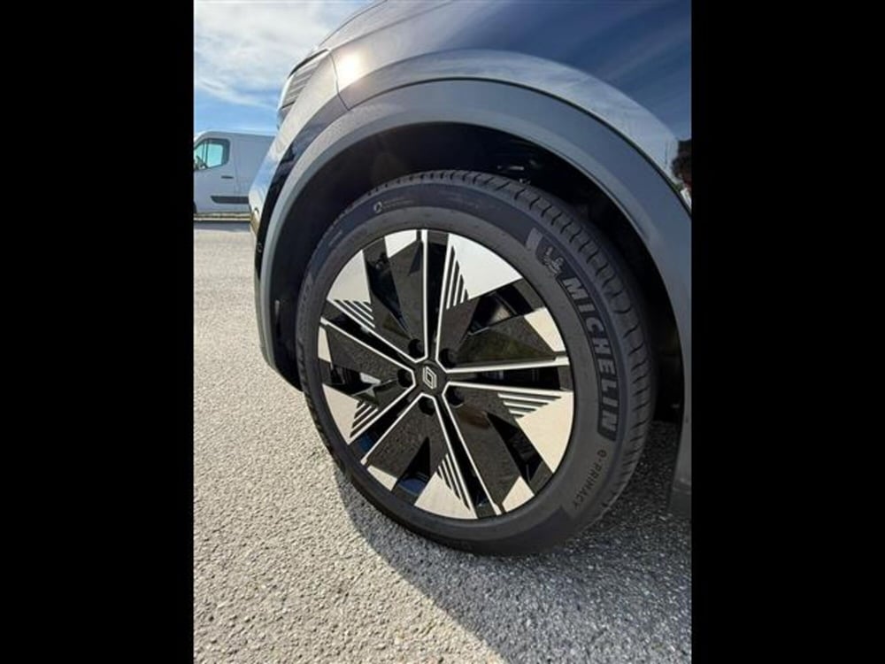 Renault Scenic E-Tech Electric nuova a Pavia (4)