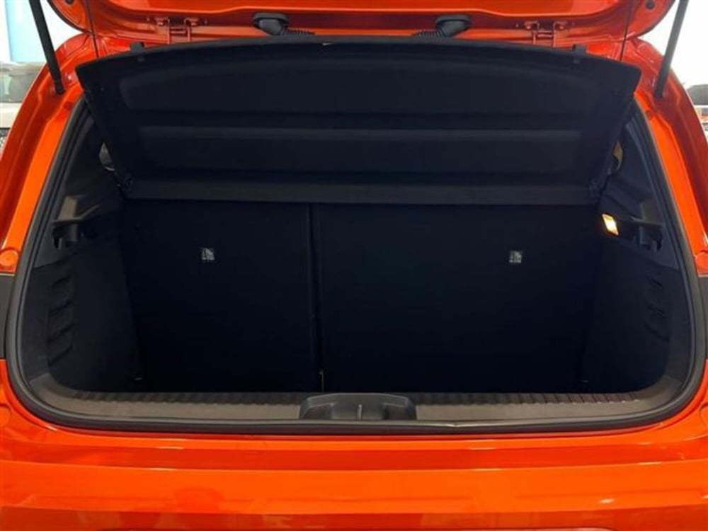 Renault Clio nuova a Livorno (15)