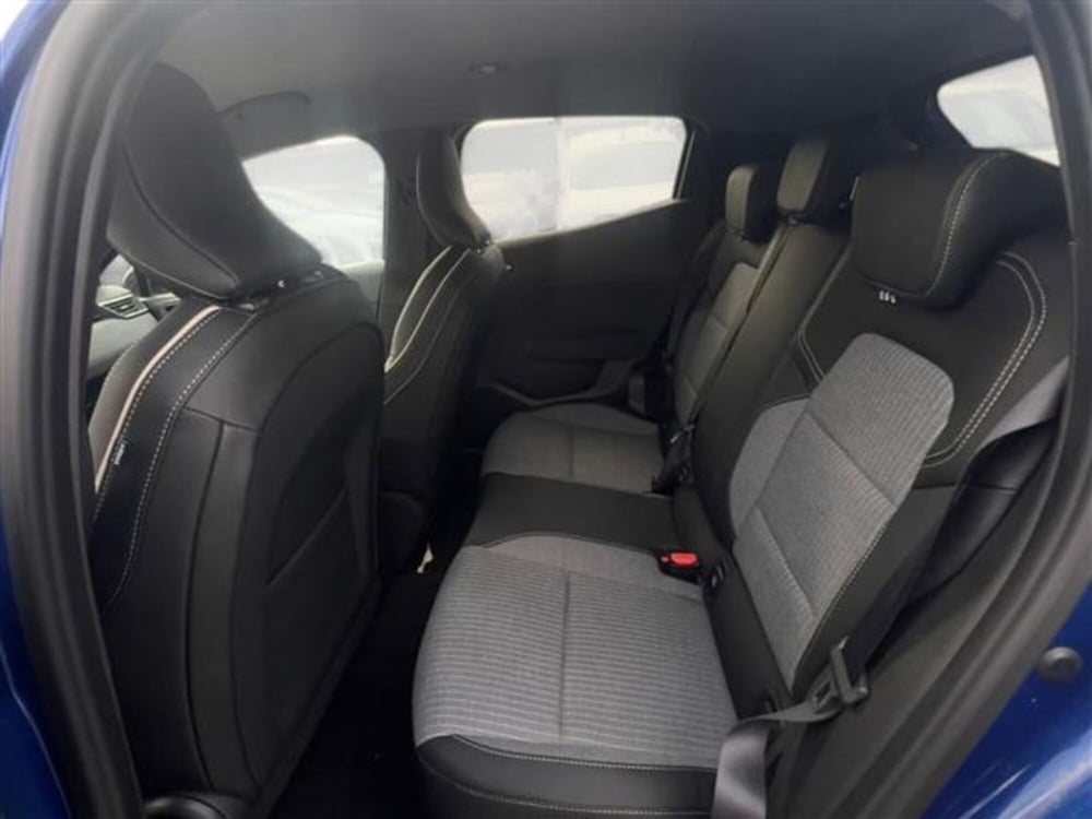 Renault Clio nuova a Livorno (14)