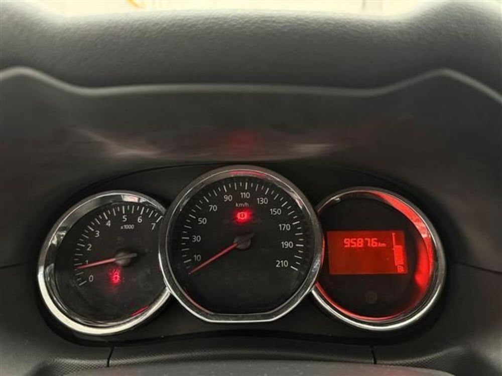 Dacia Duster usata a Cremona (11)
