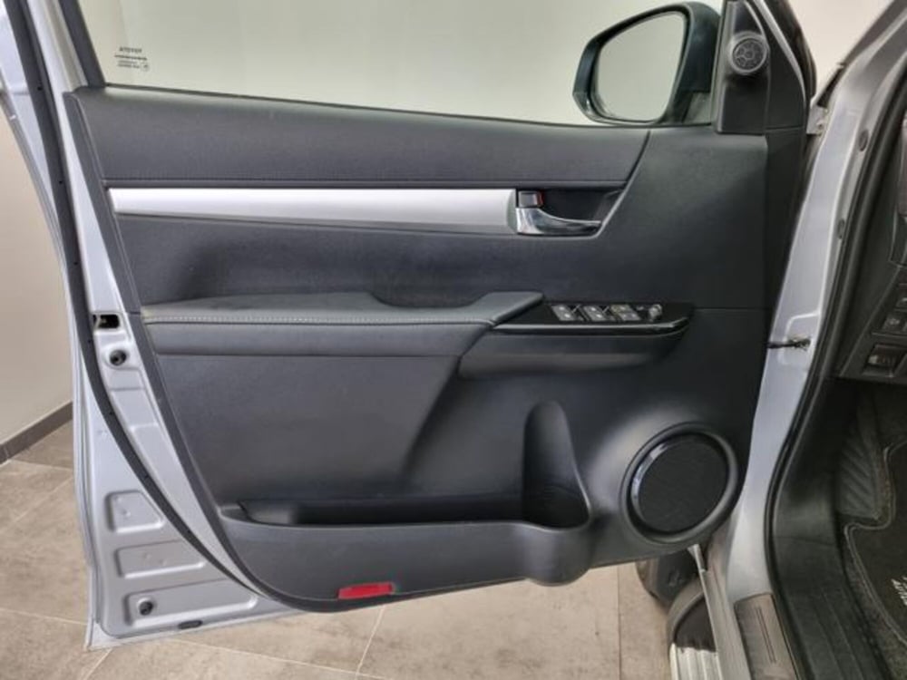 Toyota Hilux usata a Como (16)