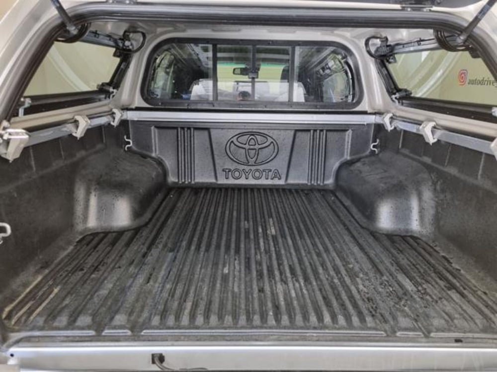 Toyota Hilux usata a Como (20)