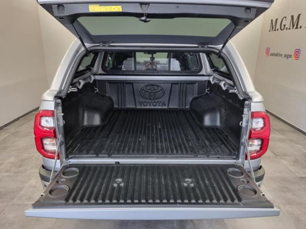 Toyota Hilux usata a Como (6)