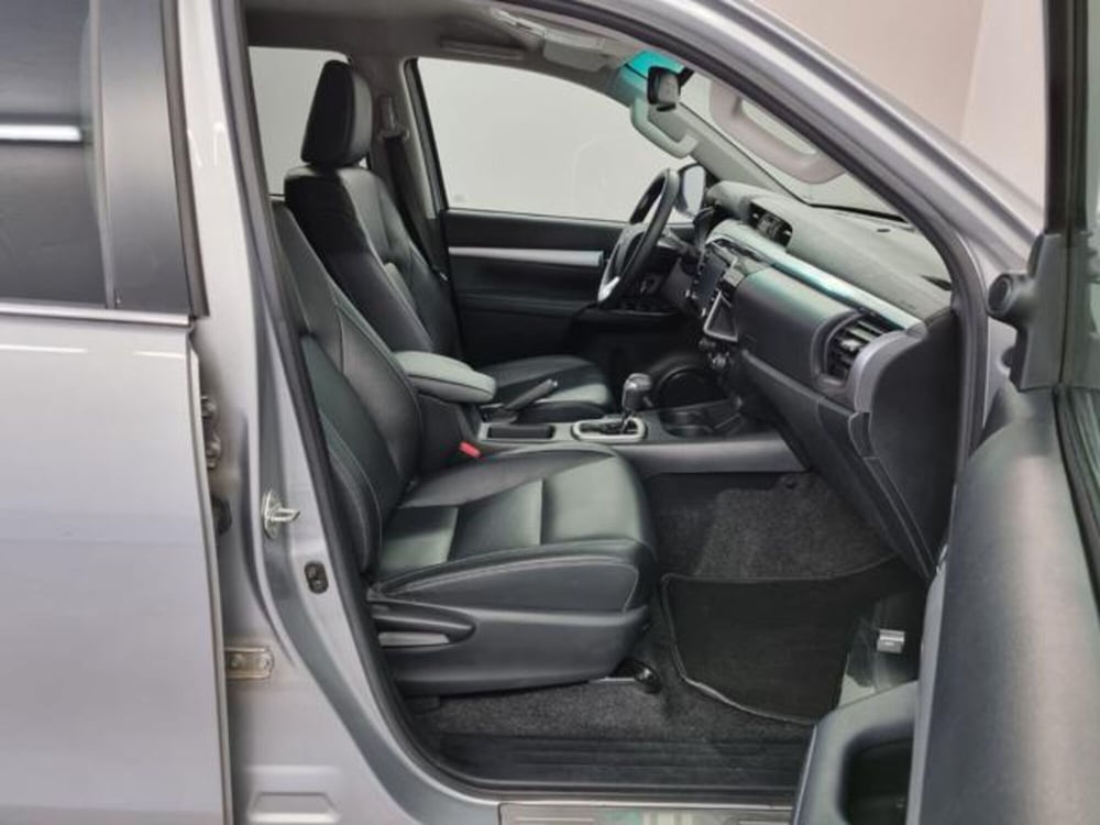 Toyota Hilux usata a Como (8)