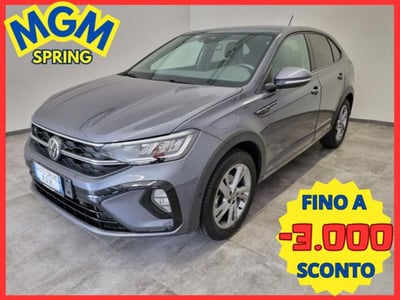 Volkswagen Taigo 1.0 TSI 110 CV DSG R-Line del 2022 usata a Erba