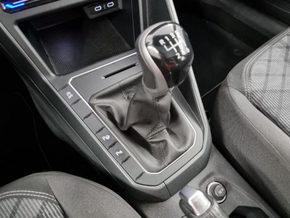 Volkswagen Taigo usata a Como (13)