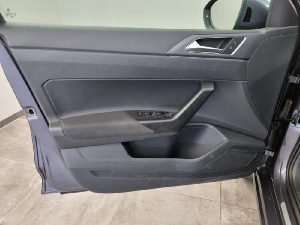Volkswagen Taigo usata a Como (17)