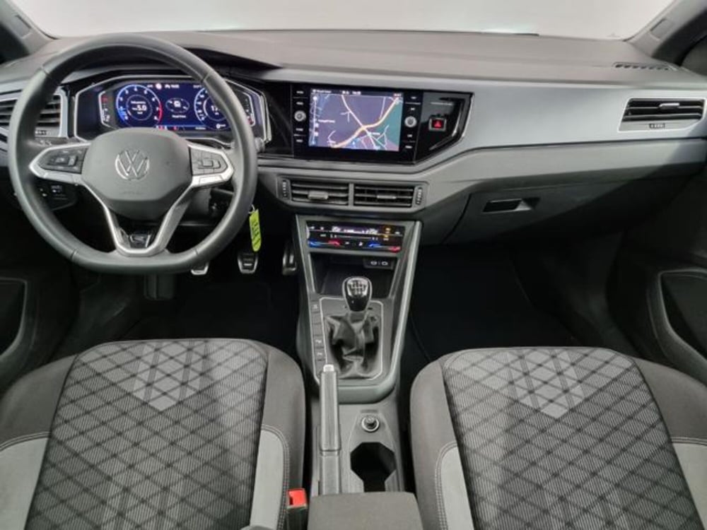 Volkswagen Taigo usata a Como (6)