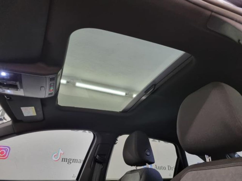 Volkswagen Taigo usata a Como (9)