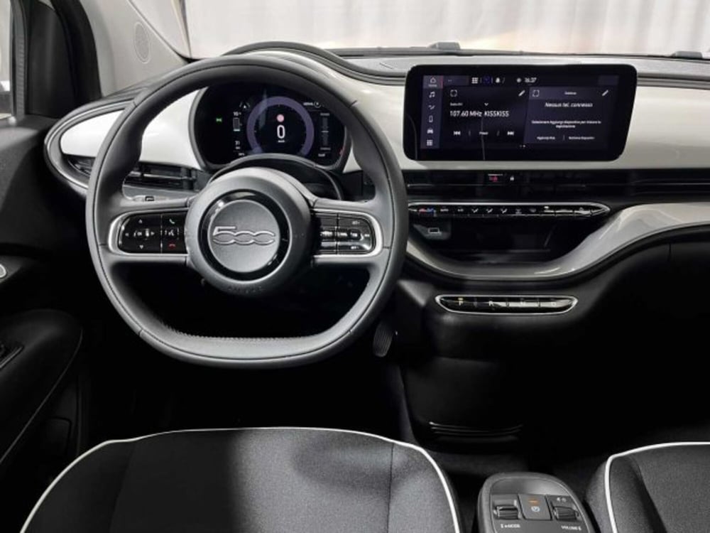Fiat 500e nuova a Sondrio (13)
