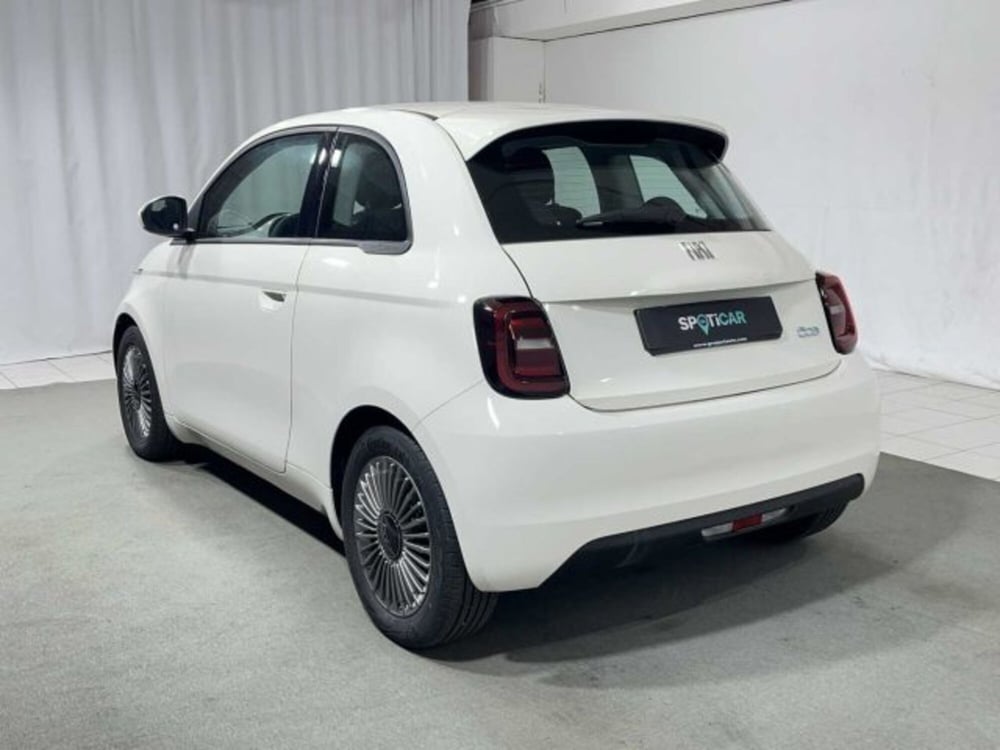 Fiat 500e nuova a Sondrio (3)