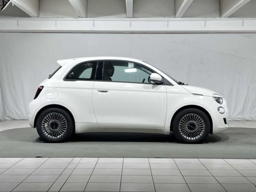 Fiat 500e nuova a Sondrio (6)