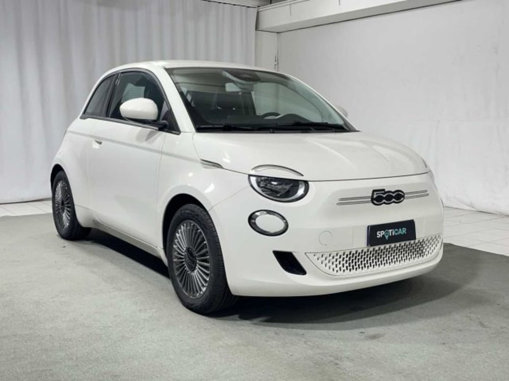 Fiat 500e nuova a Sondrio (7)