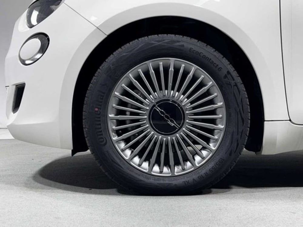 Fiat 500e nuova a Sondrio (9)