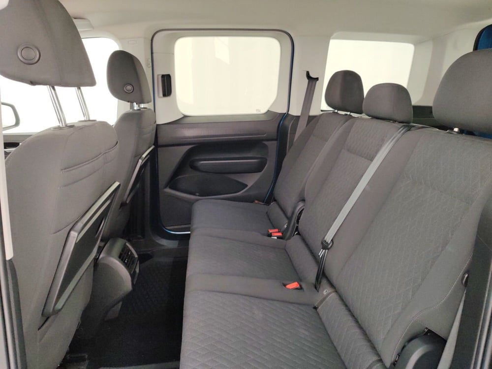 Volkswagen Caddy usata a Massa-Carrara (10)