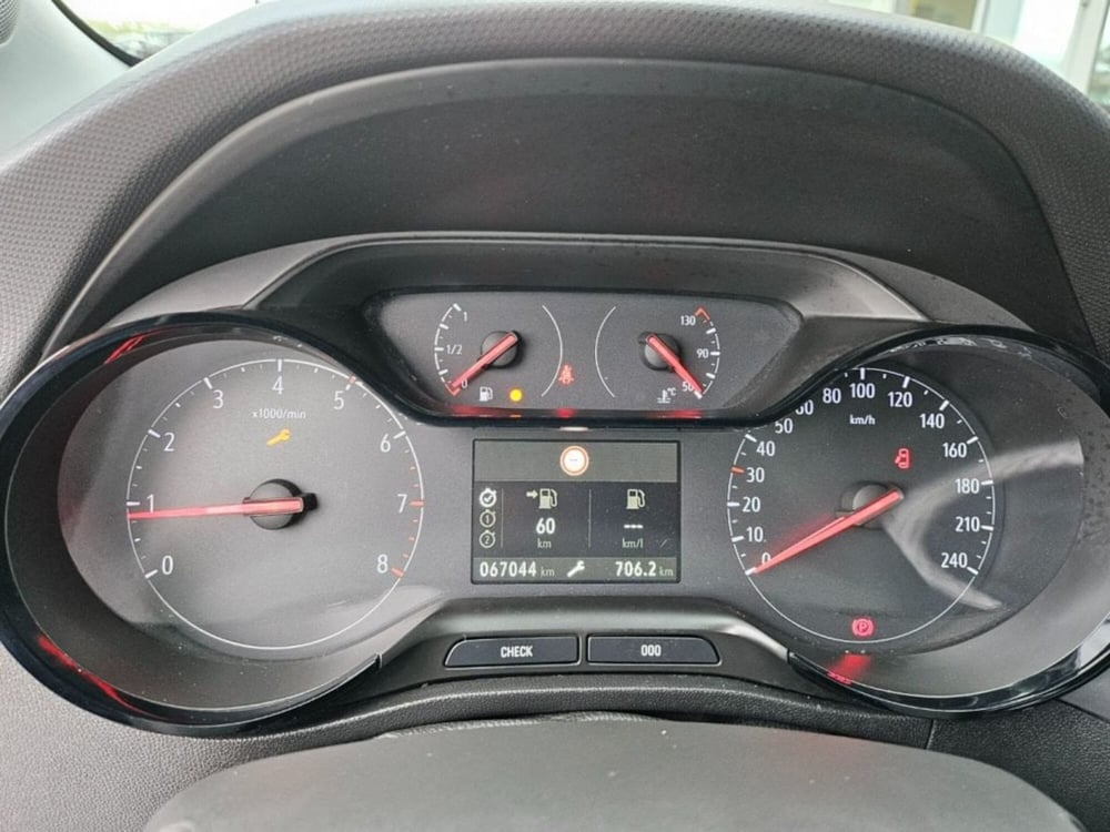 Opel Crossland usata a Foggia (11)