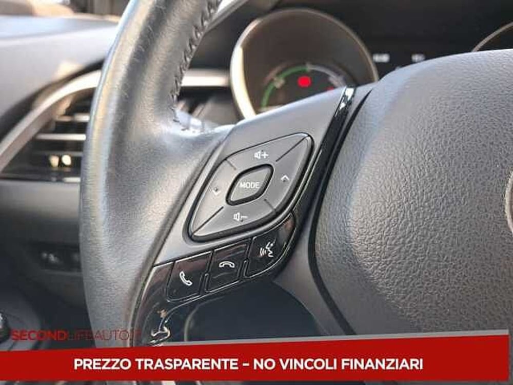 Toyota Toyota C-HR usata a Chieti (12)