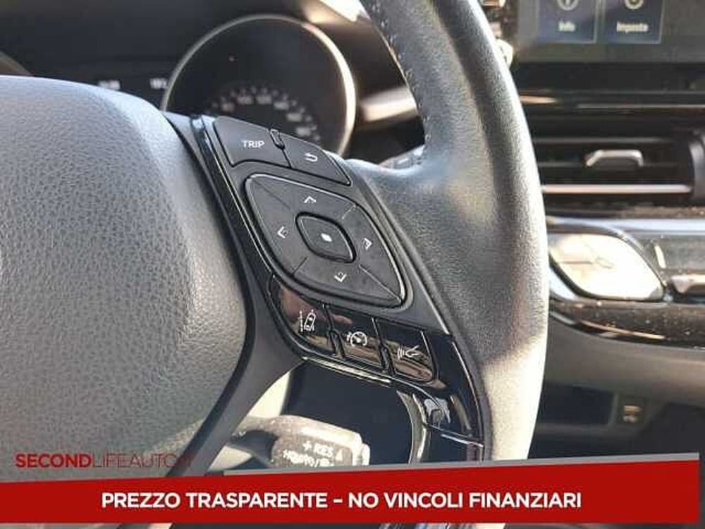 Toyota Toyota C-HR usata a Chieti (13)
