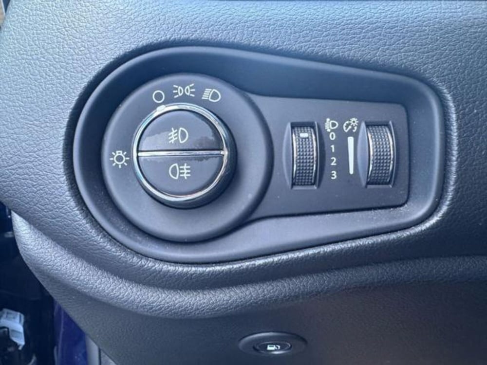 Jeep Renegade usata a Brescia (15)