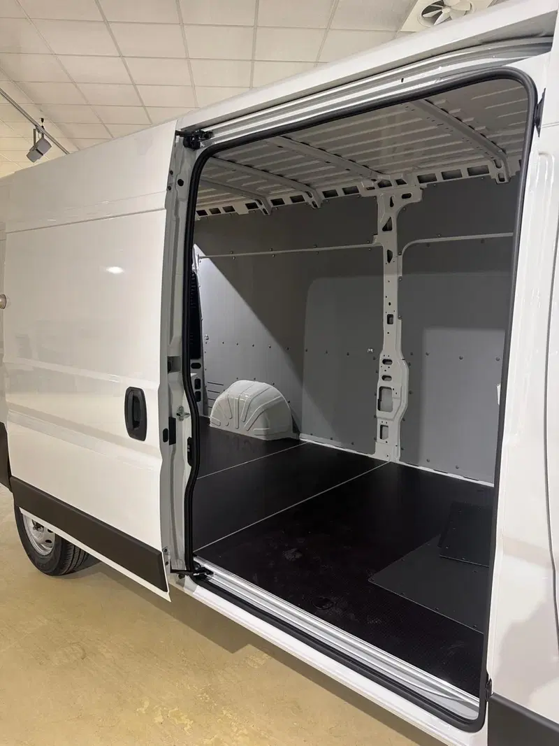 Fiat Ducato Furgone nuova a Milano (11)