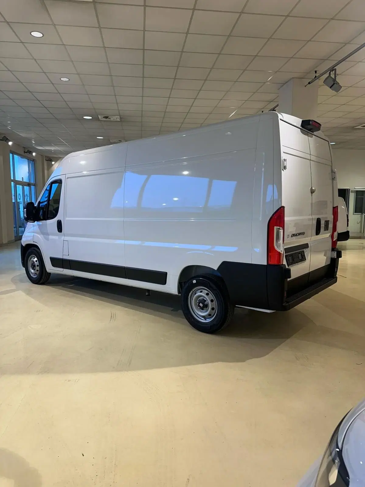 Fiat Ducato Furgone nuova a Milano (4)